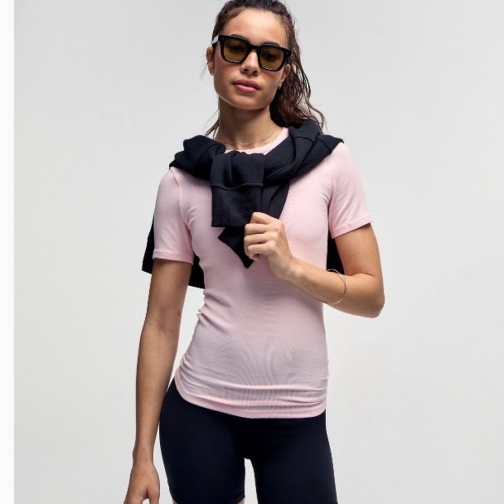 Lululemon Hold Tight T-shirt 6 Strawberry Milkshake